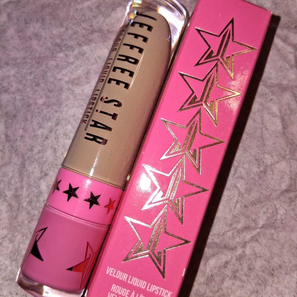 SOLD***🎄Jeffree Star Velour Liquid Lipstick - Beige Delight - Picture 2 of 3